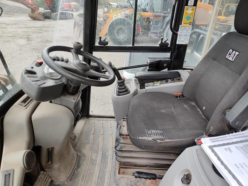 Caterpillar 908 M - Máy xúc lật bánh lốp: hình 5 Caterpillar 908 M - Máy xúc lật bánh lốp: hình 5