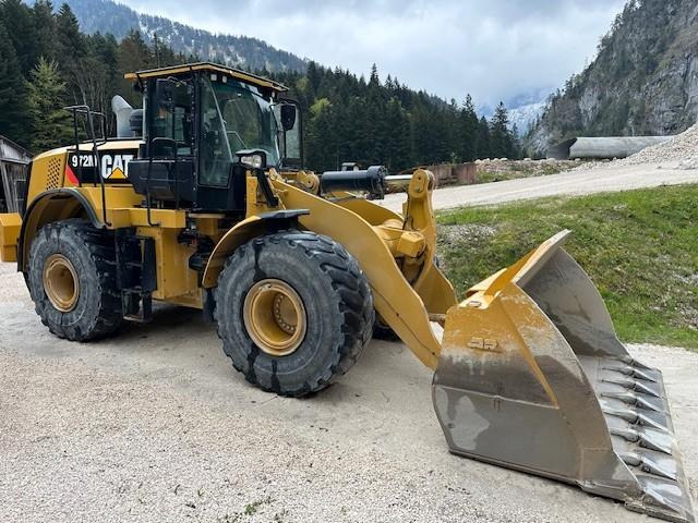 Caterpillar 972M - Máy xúc lật bánh lốp: hình 1 Caterpillar 972M - Máy xúc lật bánh lốp: hình 1