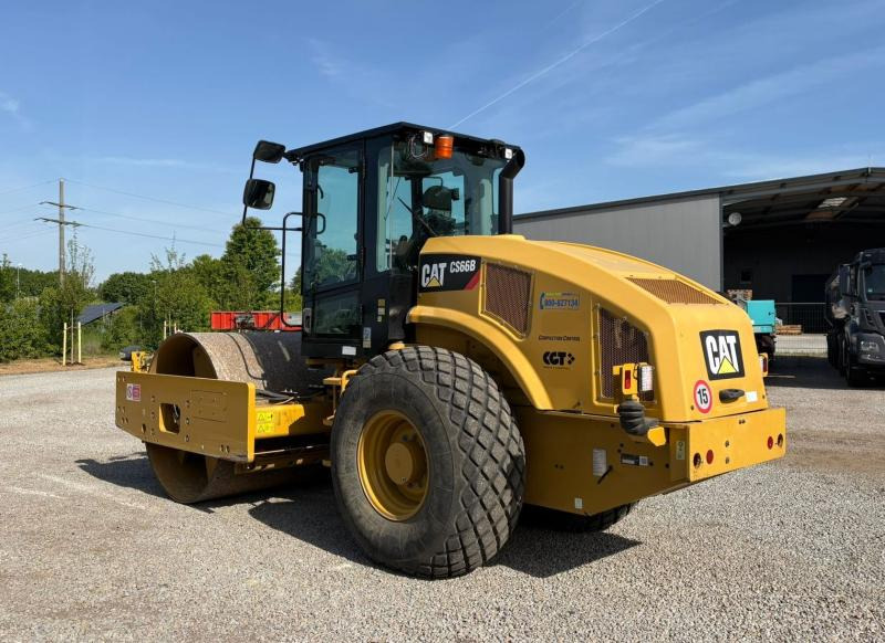 Caterpillar CS66B - Máy đầm: hình 1 Caterpillar CS66B - Máy đầm: hình 1