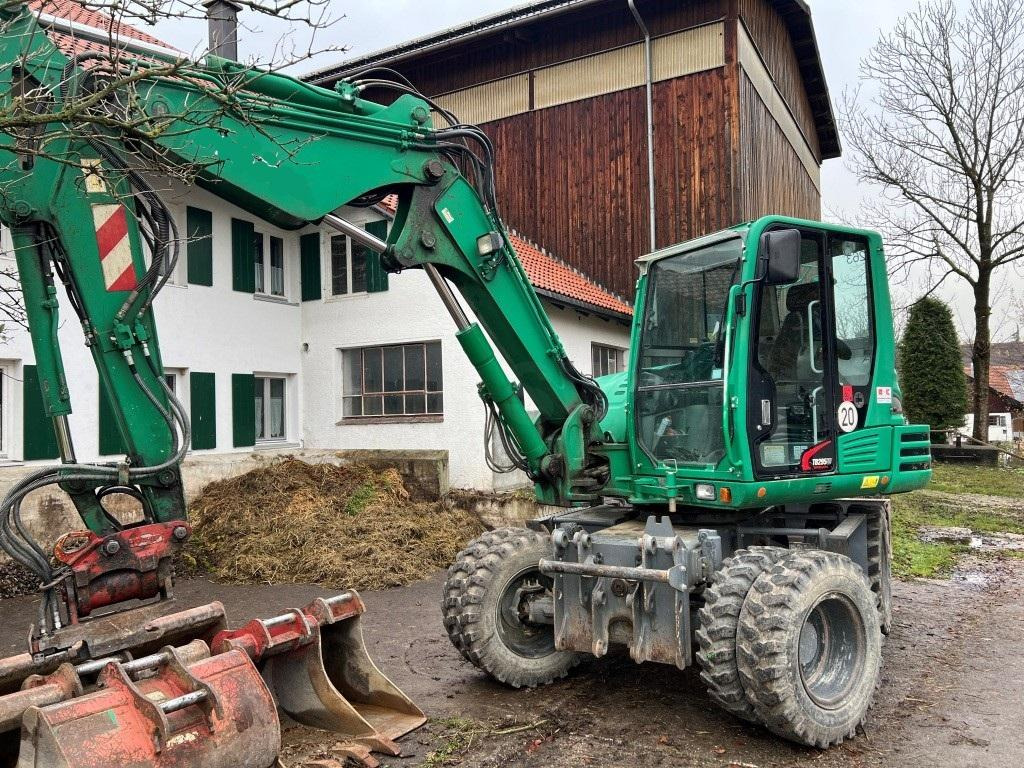 Takeuchi TB295W - Máy xúc bánh lốp: hình 3 Takeuchi TB295W - Máy xúc bánh lốp: hình 3