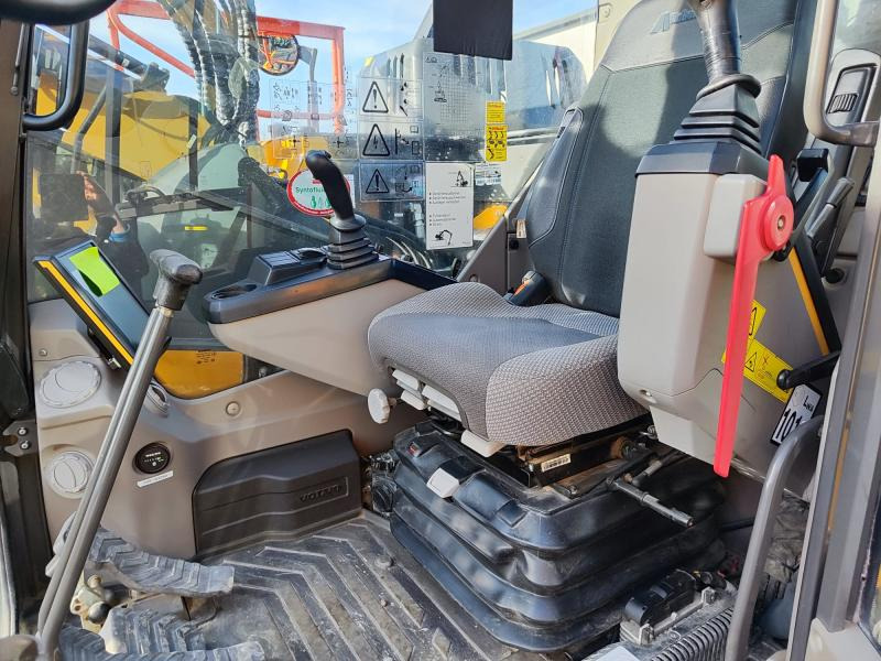 Volvo ECR235EL - Máy xúc bánh xích: hình 5 Volvo ECR235EL - Máy xúc bánh xích: hình 5