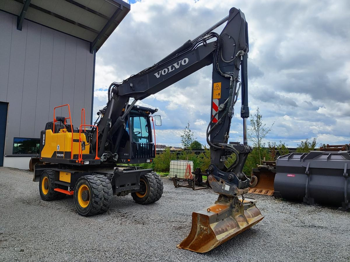 Volvo EW160E - Máy xúc bánh lốp: hình 3 Volvo EW160E - Máy xúc bánh lốp: hình 3