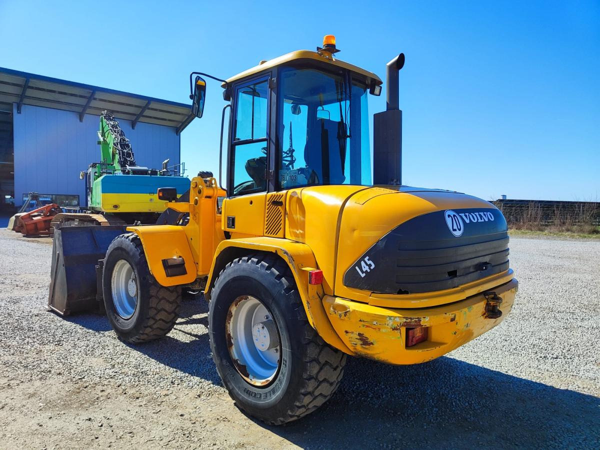 Volvo L 45 - Máy xúc lật bánh lốp: hình 1 Volvo L 45 - Máy xúc lật bánh lốp: hình 1
