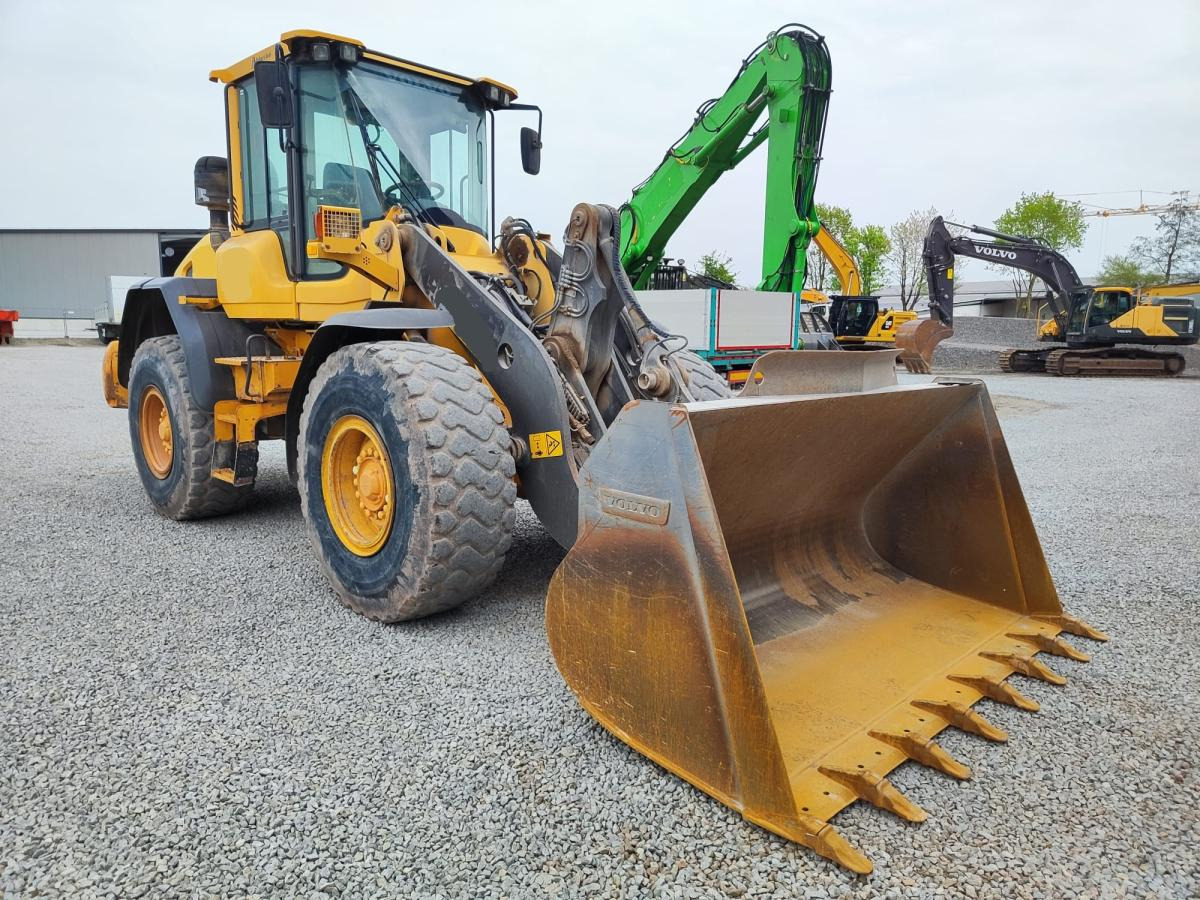 Volvo L 70 G - Máy xúc lật bánh lốp: hình 3 Volvo L 70 G - Máy xúc lật bánh lốp: hình 3