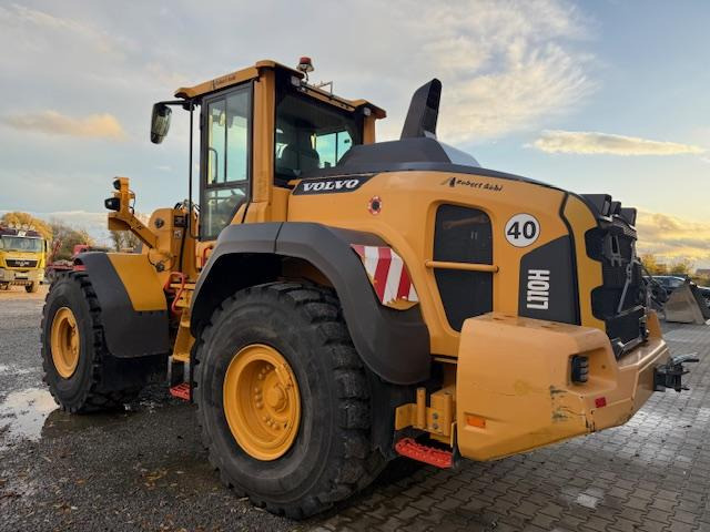 Volvo L110H - Máy xúc lật bánh lốp: hình 1 Volvo L110H - Máy xúc lật bánh lốp: hình 1