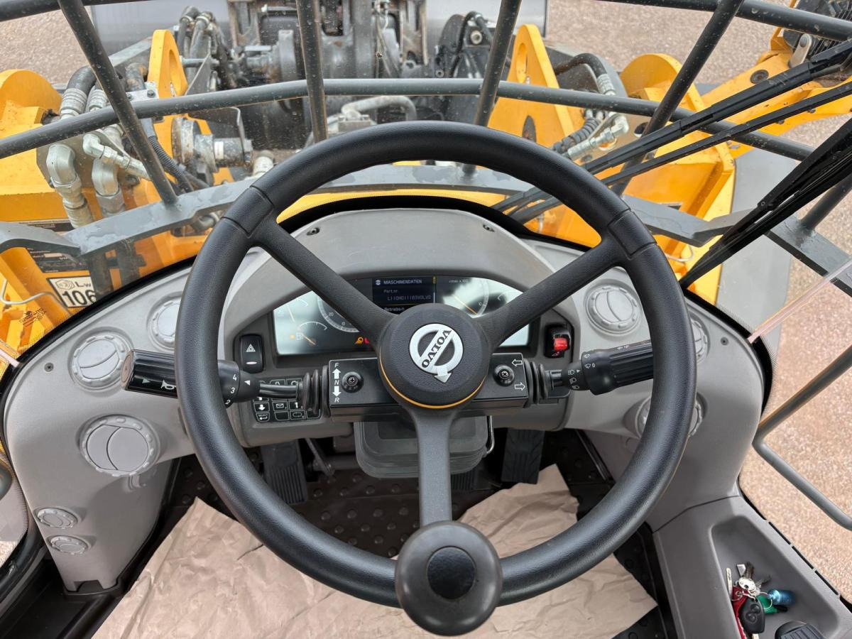 Volvo L110H Long Boom - Máy xúc lật bánh lốp: hình 5 Volvo L110H Long Boom - Máy xúc lật bánh lốp: hình 5