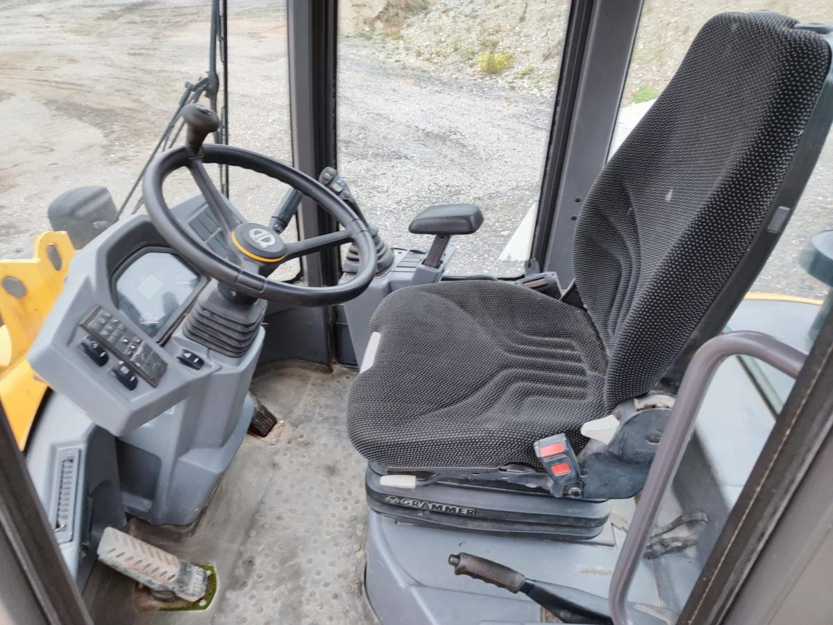 Volvo L30G - Máy xúc lật bánh lốp: hình 4 Volvo L30G - Máy xúc lật bánh lốp: hình 4