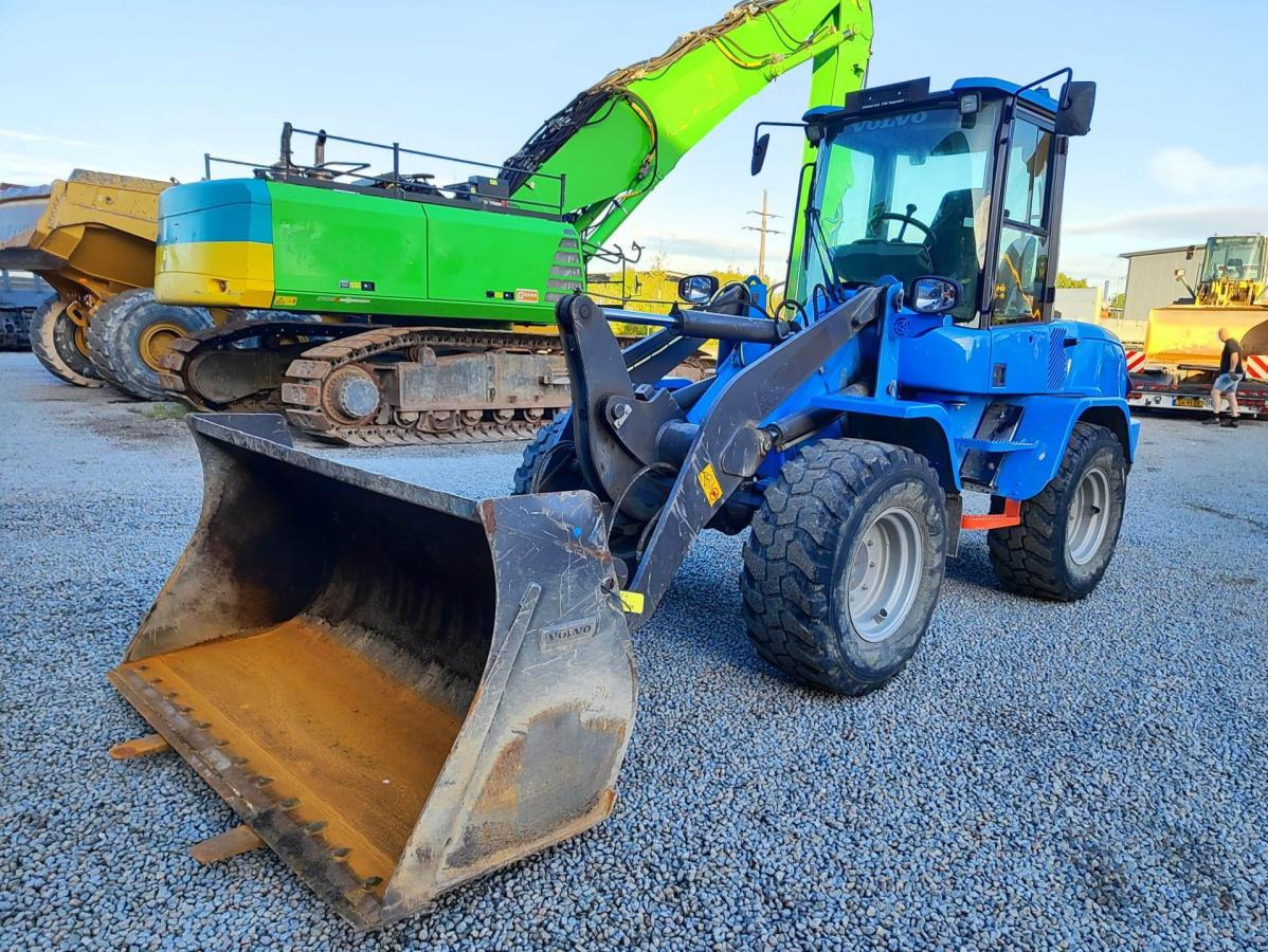 Volvo L35G - Máy xúc lật bánh lốp: hình 2 Volvo L35G - Máy xúc lật bánh lốp: hình 2