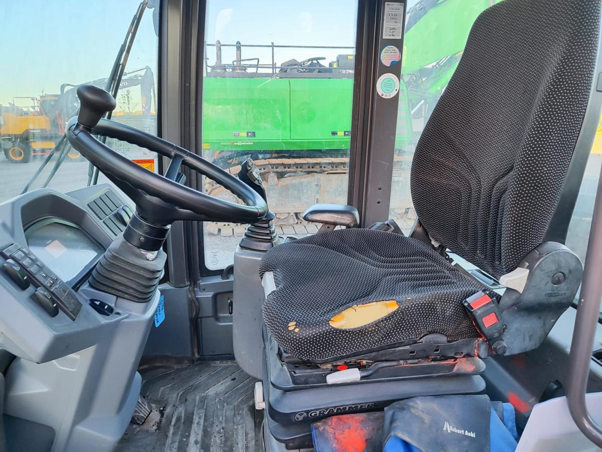 Volvo L35G - Máy xúc lật bánh lốp: hình 5 Volvo L35G - Máy xúc lật bánh lốp: hình 5