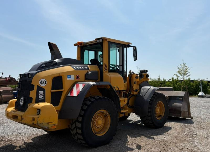 Volvo L90H - Máy xúc lật bánh lốp: hình 4 Volvo L90H - Máy xúc lật bánh lốp: hình 4