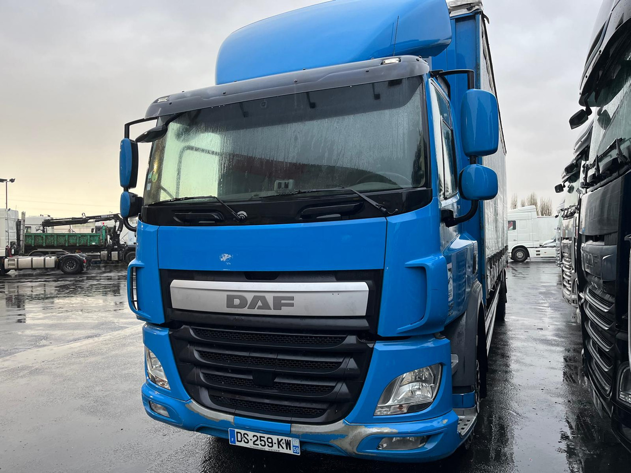 DAF CF 310 - Xe tải hộp: hình 2 DAF CF 310 - Xe tải hộp: hình 2