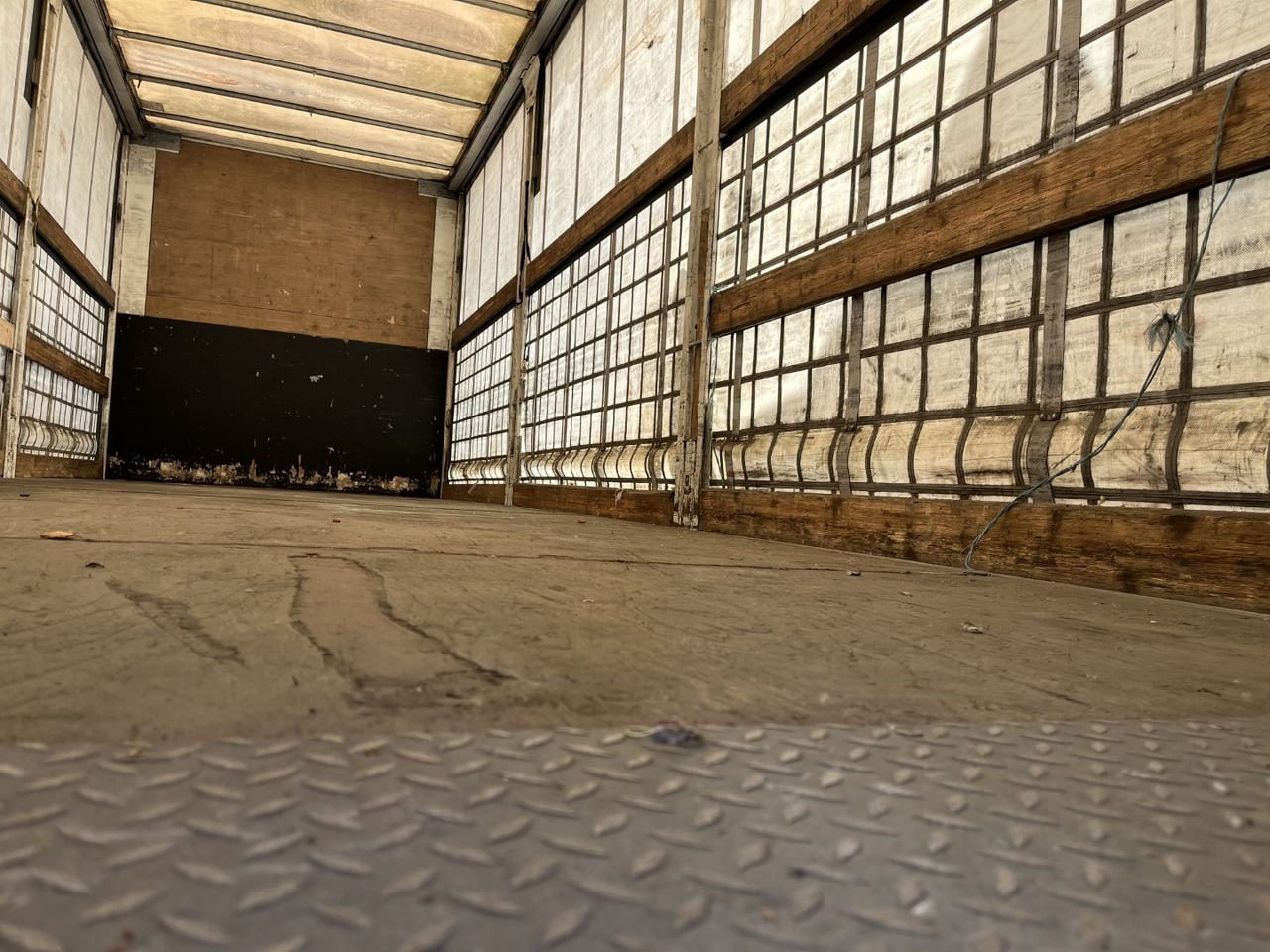 Xe tải thùng mui bạt DAF LF 220: hình 10 Xe tải thùng mui bạt DAF LF 220: hình 10