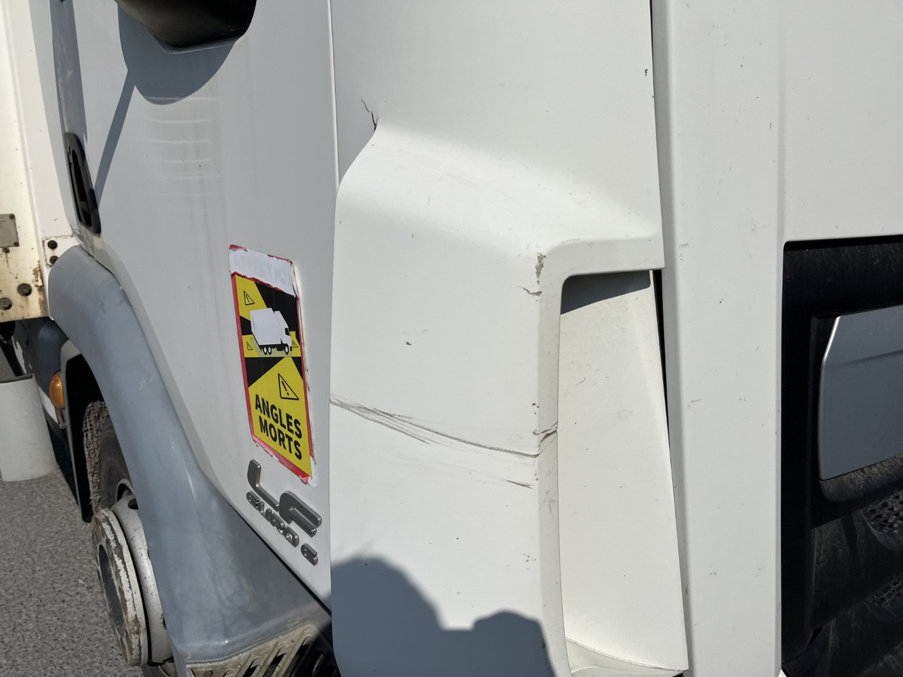 Xe tải thùng mui bạt DAF LF 220: hình 13 Xe tải thùng mui bạt DAF LF 220: hình 13