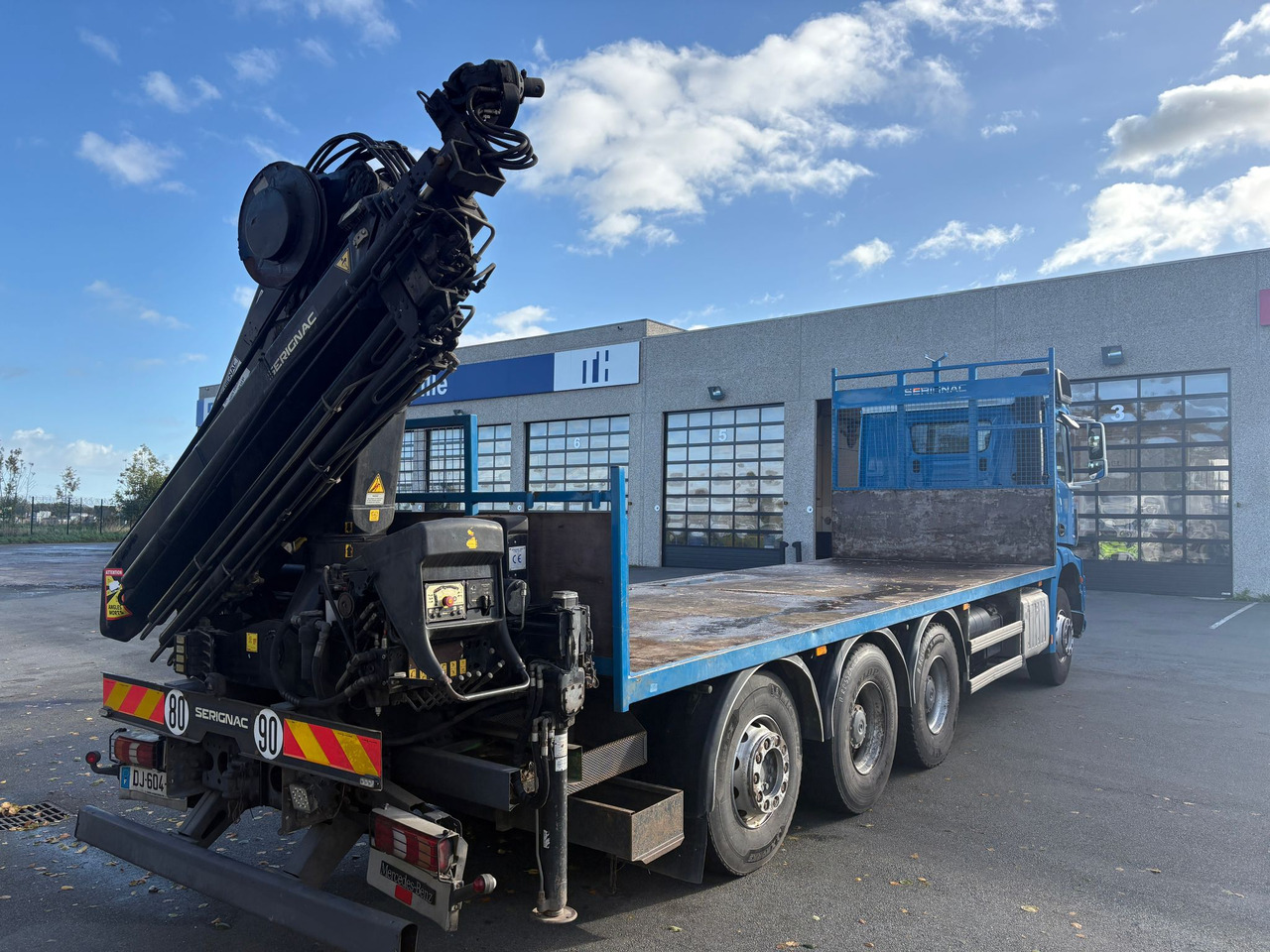 Mercedes Arocs 3240 - Xe tải thùng lửng/ Phẳng: hình 3 Mercedes Arocs 3240 - Xe tải thùng lửng/ Phẳng: hình 3