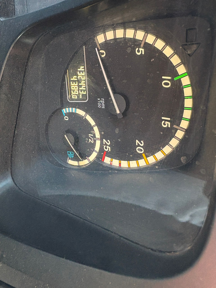 Mercedes Arocs 3240 - Xe tải thùng lửng/ Phẳng: hình 5 Mercedes Arocs 3240 - Xe tải thùng lửng/ Phẳng: hình 5