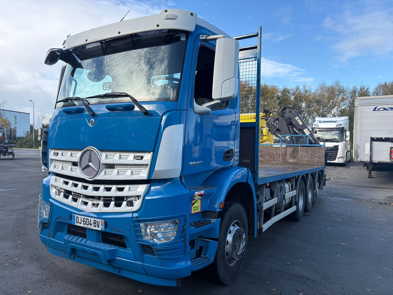 Mercedes Arocs 3240 - Xe tải thùng lửng/ Phẳng: hình 1 Mercedes Arocs 3240 - Xe tải thùng lửng/ Phẳng: hình 1