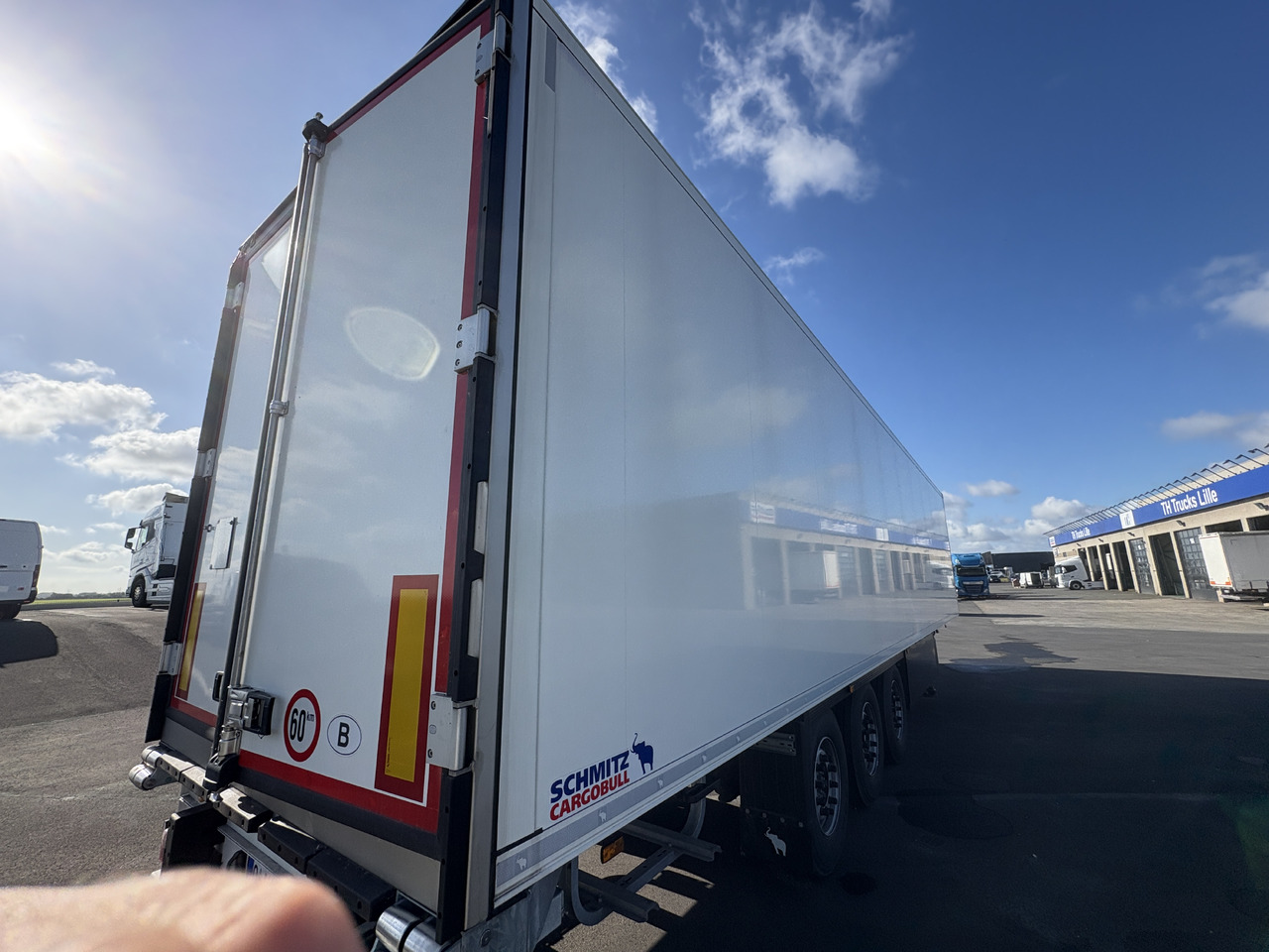 Schmitz Cargobull - Sơ mi rơ moóc đông lạnh: hình 4 Schmitz Cargobull - Sơ mi rơ moóc đông lạnh: hình 4