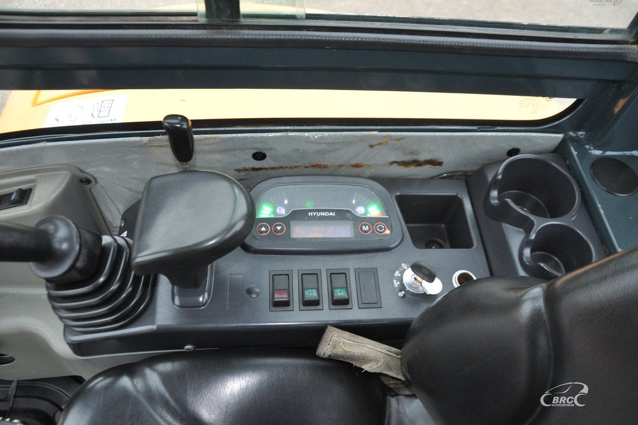 Máy xúc mini Hyundai R25Z-9AK: hình 15 Máy xúc mini Hyundai R25Z-9AK: hình 15