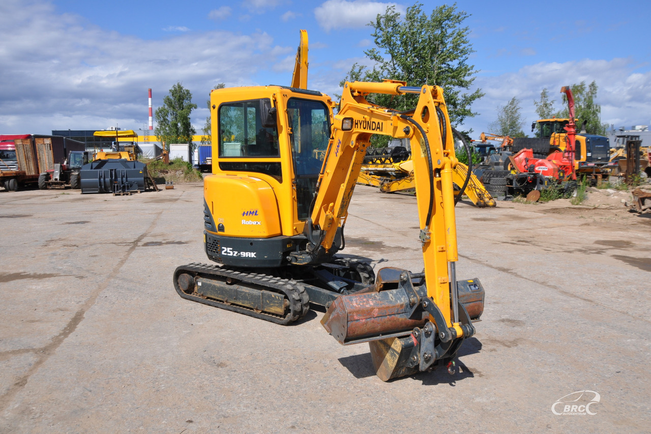 Hyundai R25Z-9AK - Máy xúc mini: hình 2 Hyundai R25Z-9AK - Máy xúc mini: hình 2