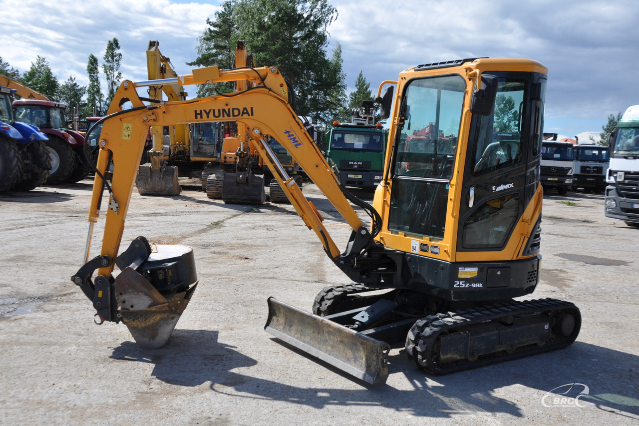 Hyundai R25Z-9AK - Máy xúc mini: hình 1 Hyundai R25Z-9AK - Máy xúc mini: hình 1