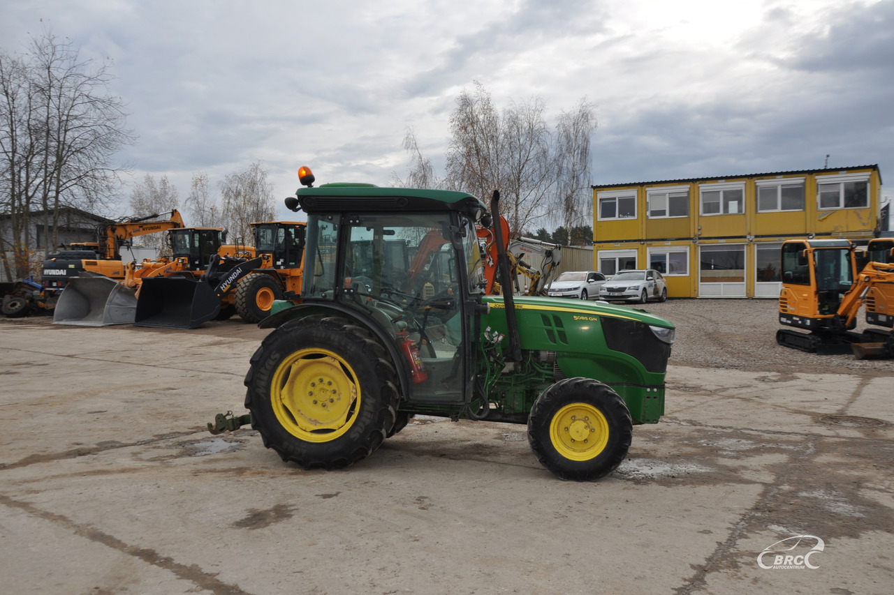 John Deere 5085 - Máy cày: hình 4 John Deere 5085 - Máy cày: hình 4