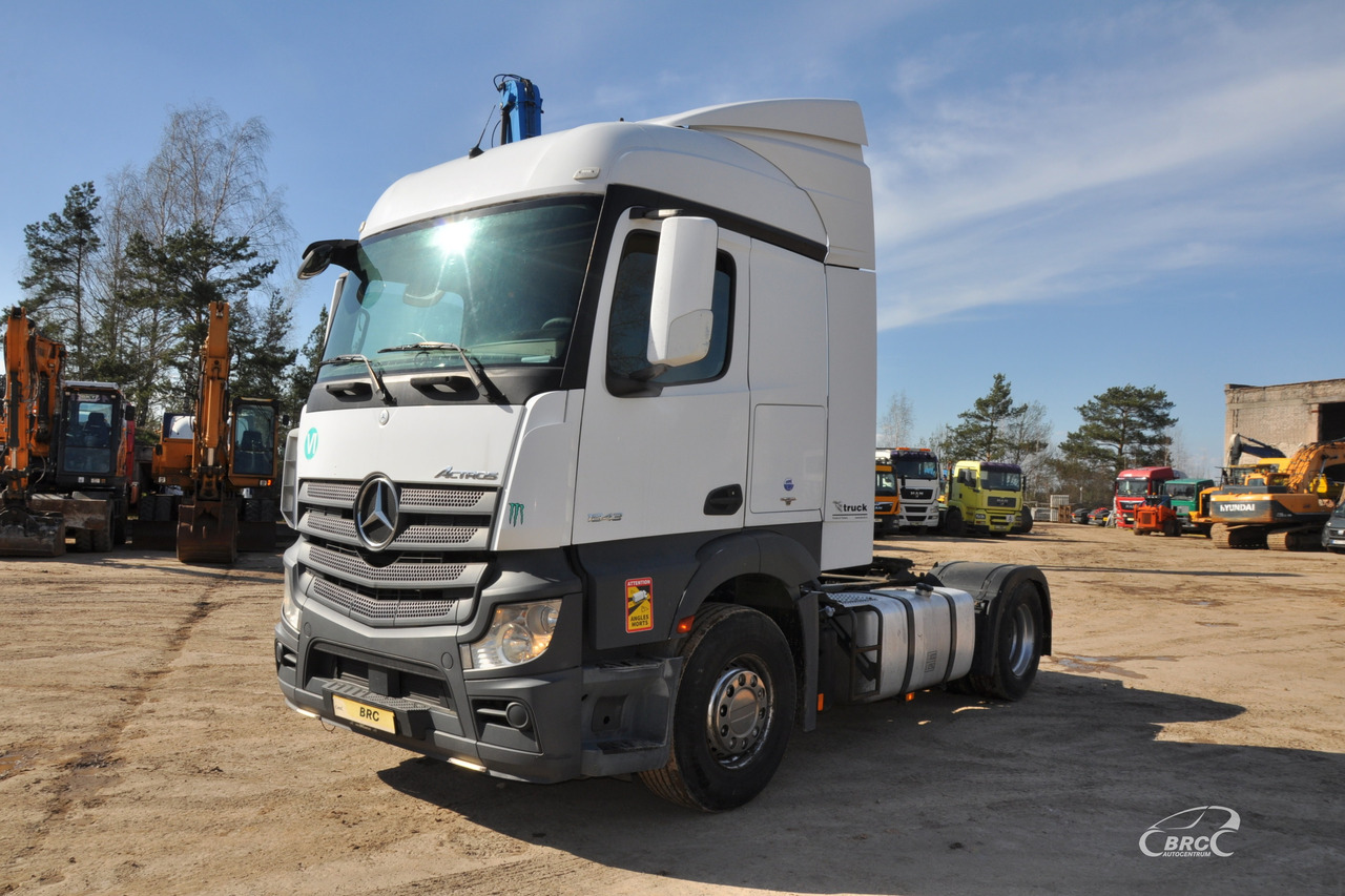 Mercedes-Benz 1843 - Xe đầu kéo: hình 1 Mercedes-Benz 1843 - Xe đầu kéo: hình 1