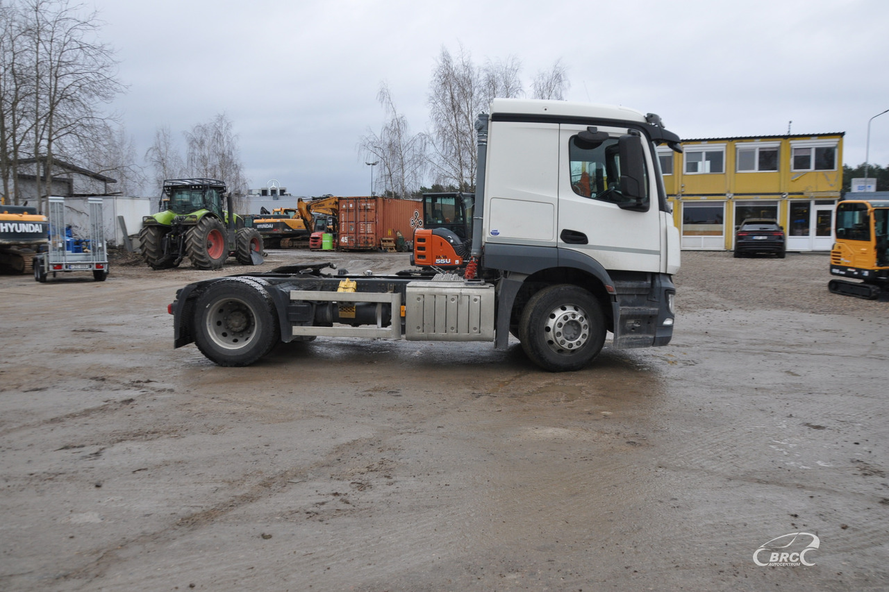 Mercedes-Benz Actros - Xe đầu kéo: hình 4 Mercedes-Benz Actros - Xe đầu kéo: hình 4