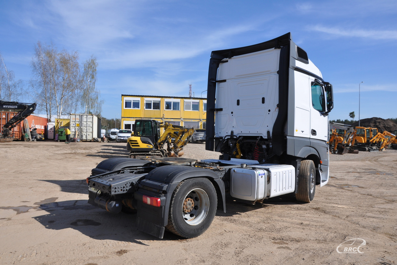 Mercedes-Benz Actros - Xe đầu kéo: hình 5 Mercedes-Benz Actros - Xe đầu kéo: hình 5