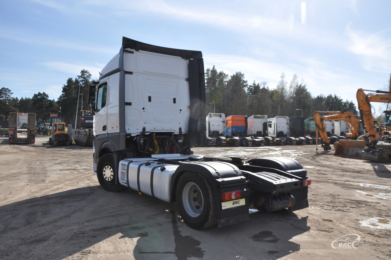 Mercedes-Benz Actros - Xe đầu kéo: hình 4 Mercedes-Benz Actros - Xe đầu kéo: hình 4