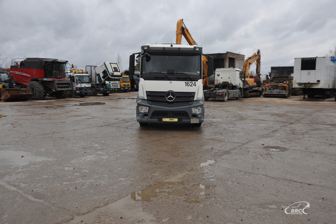 Mercedes-Benz Actros - Xe đầu kéo: hình 3 Mercedes-Benz Actros - Xe đầu kéo: hình 3