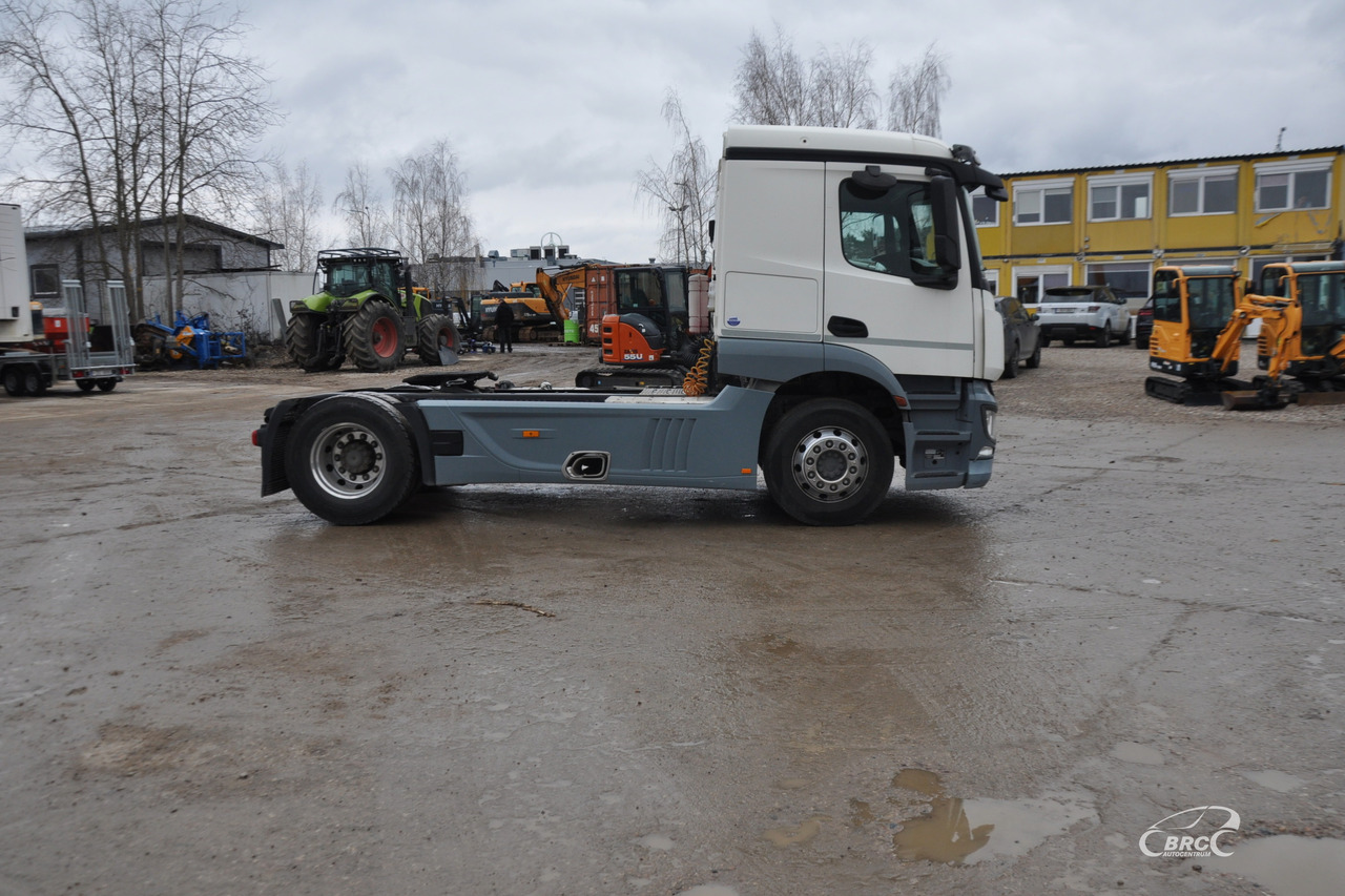 Mercedes-Benz Actros - Xe đầu kéo: hình 4 Mercedes-Benz Actros - Xe đầu kéo: hình 4