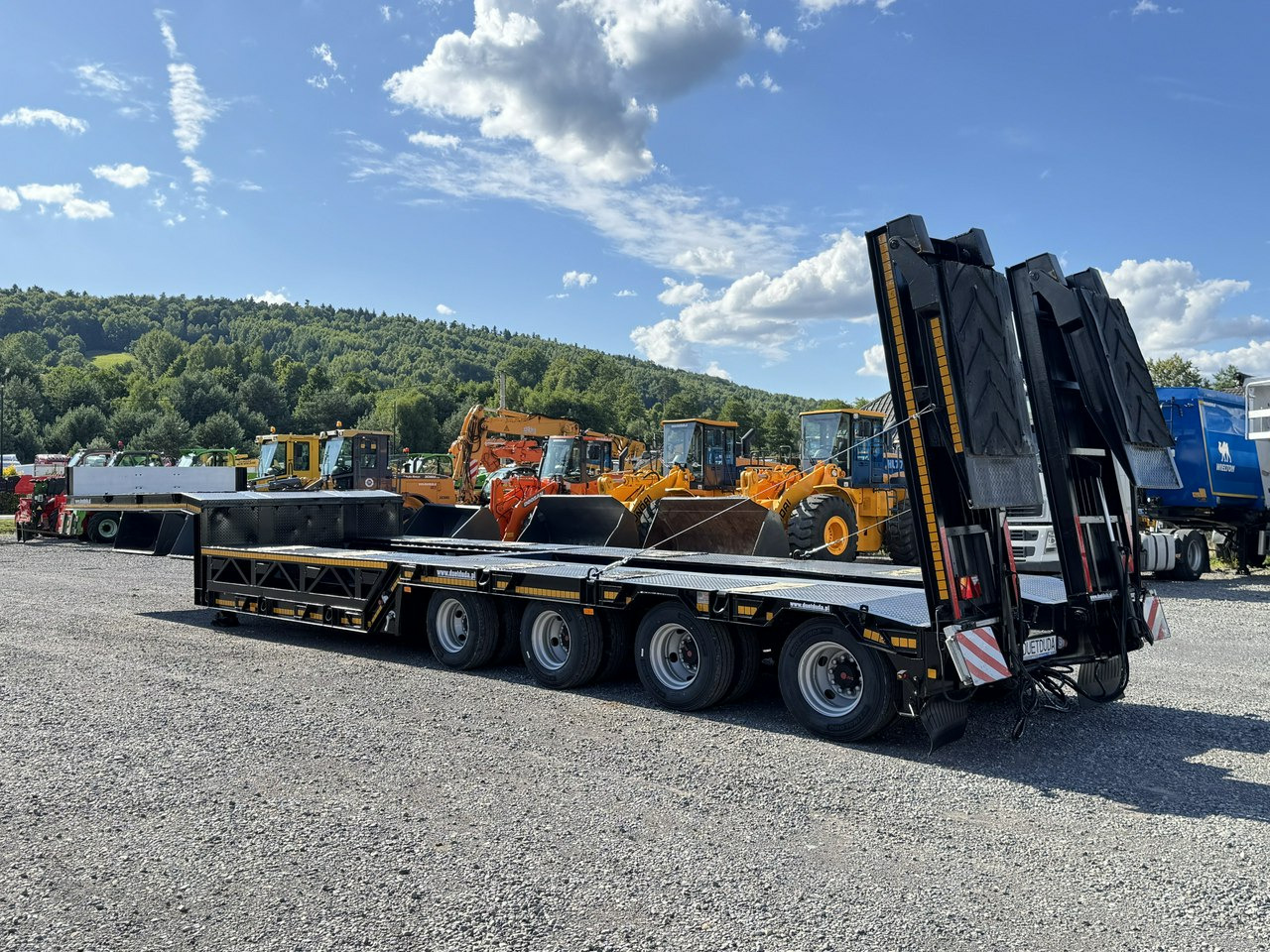 Bodex 4 osiowa NN4J Niskopodwoziówka Niskopodwozie Nowe Opony - Sơ mi rơ moóc thùng thấp: hình 4 Bodex 4 osiowa NN4J Niskopodwoziówka Niskopodwozie Nowe Opony - Sơ mi rơ moóc thùng thấp: hình 4