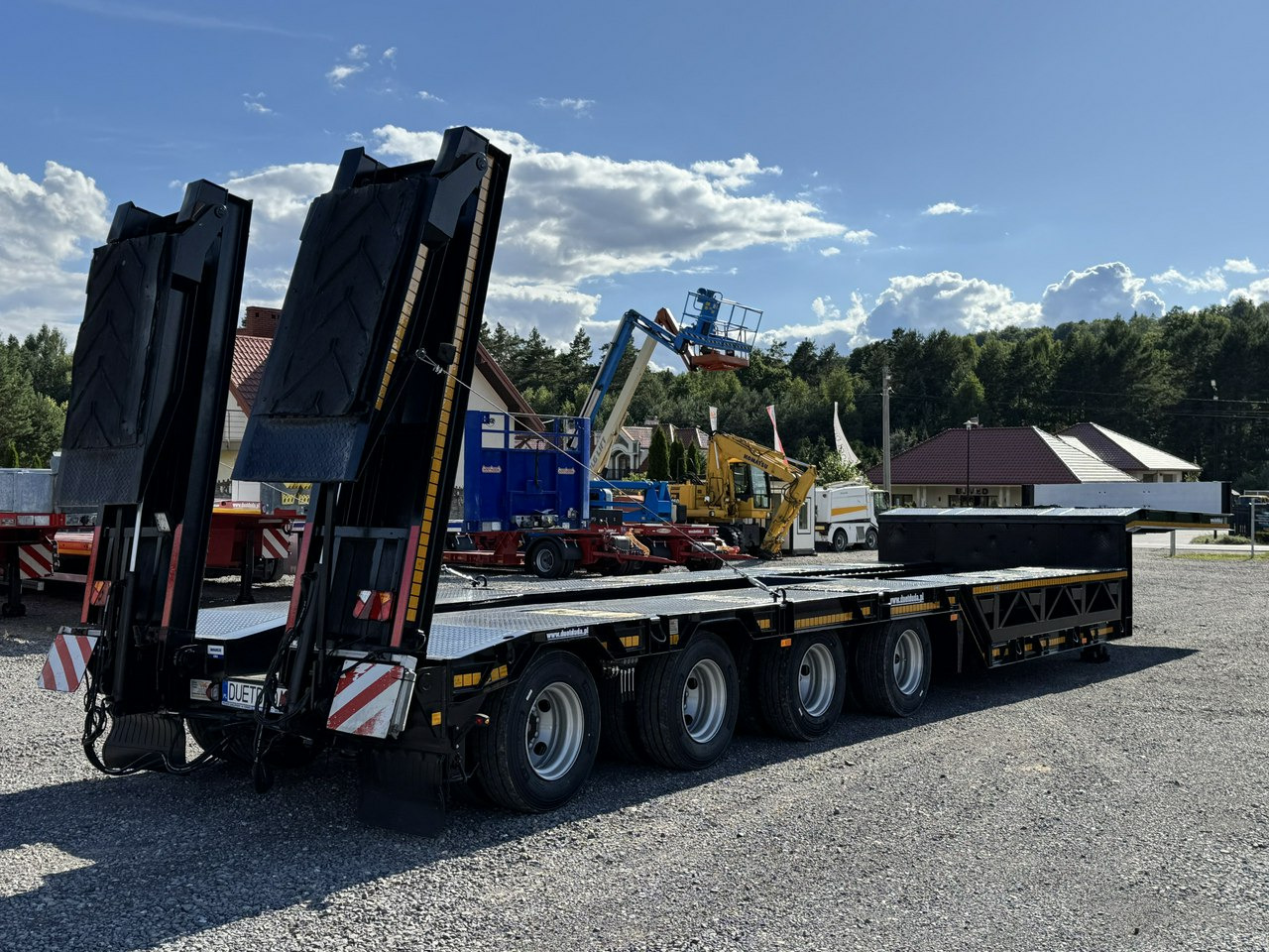 Bodex 4 osiowa NN4J Niskopodwoziówka Niskopodwozie Nowe Opony - Sơ mi rơ moóc thùng thấp: hình 2 Bodex 4 osiowa NN4J Niskopodwoziówka Niskopodwozie Nowe Opony - Sơ mi rơ moóc thùng thấp: hình 2