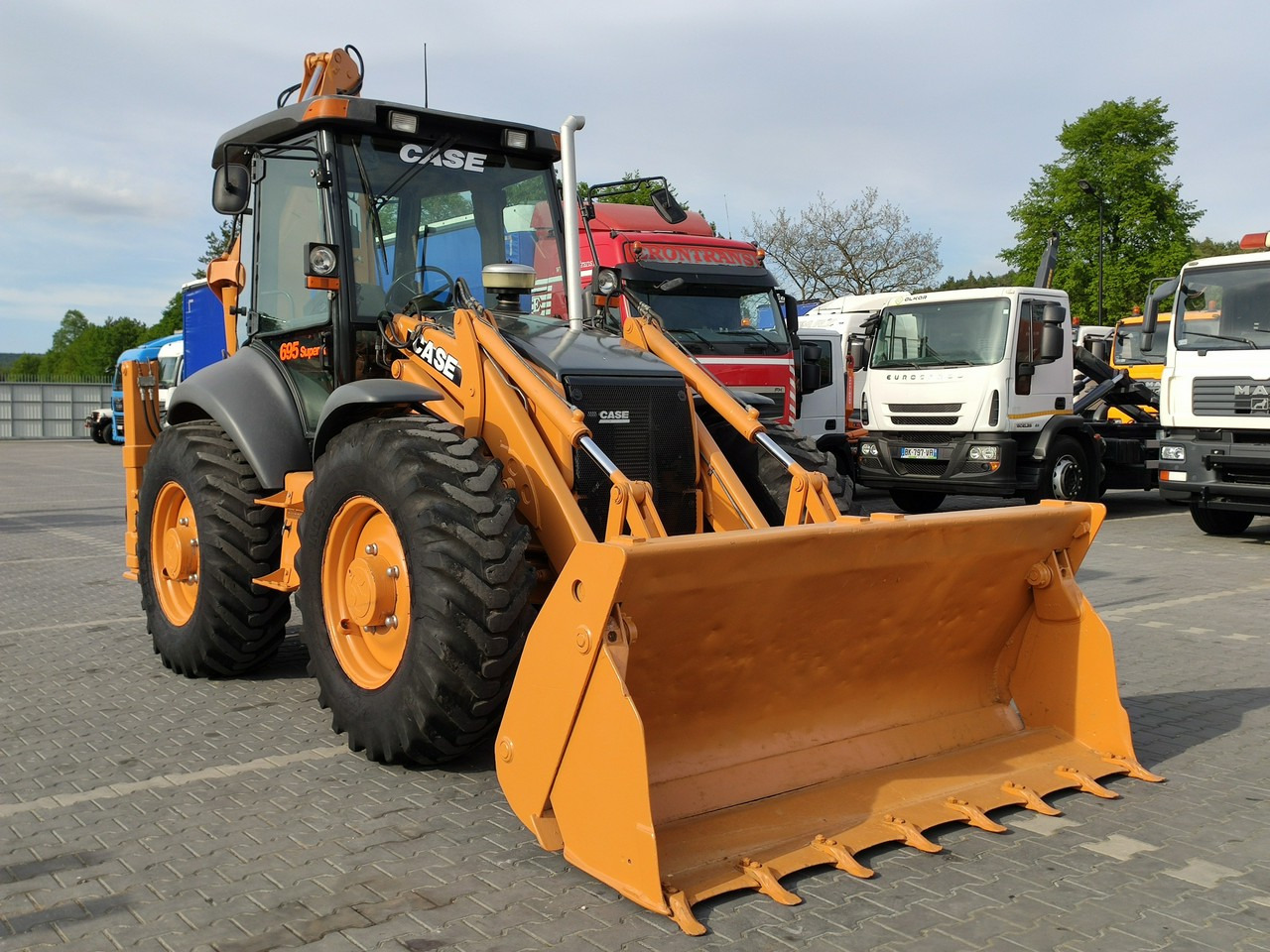 Case 695SR2-4PS - Máy xúc trước múc sau: hình 5 Case 695SR2-4PS - Máy xúc trước múc sau: hình 5