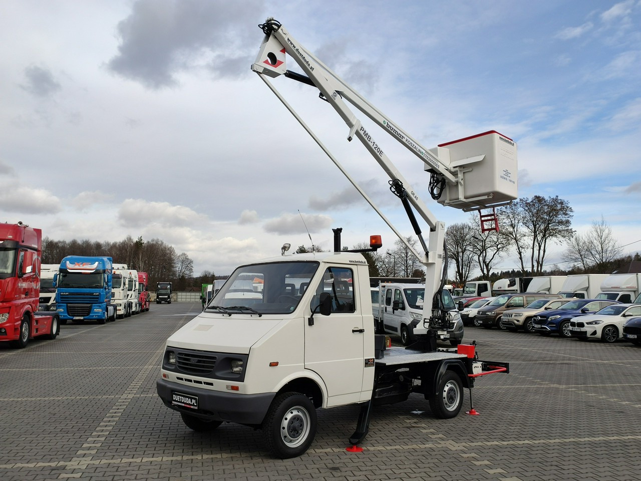 FS Lublin Lublin - Nền bục trên không gắn trên xe tải: hình 3 FS Lublin Lublin - Nền bục trên không gắn trên xe tải: hình 3