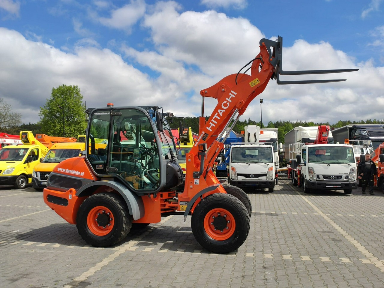 Hitachi ZW75 Wheel Loader Szybko-Złącze Widły Stan Bardzo Dobry - Máy xúc lật bánh lốp: hình 3 Hitachi ZW75 Wheel Loader Szybko-Złącze Widły Stan Bardzo Dobry - Máy xúc lật bánh lốp: hình 3