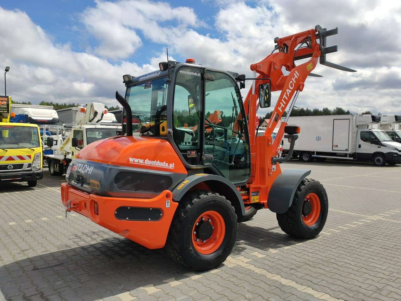 Hitachi ZW75 Wheel Loader Szybko-Złącze Widły Stan Bardzo Dobry - Máy xúc lật bánh lốp: hình 5 Hitachi ZW75 Wheel Loader Szybko-Złącze Widły Stan Bardzo Dobry - Máy xúc lật bánh lốp: hình 5