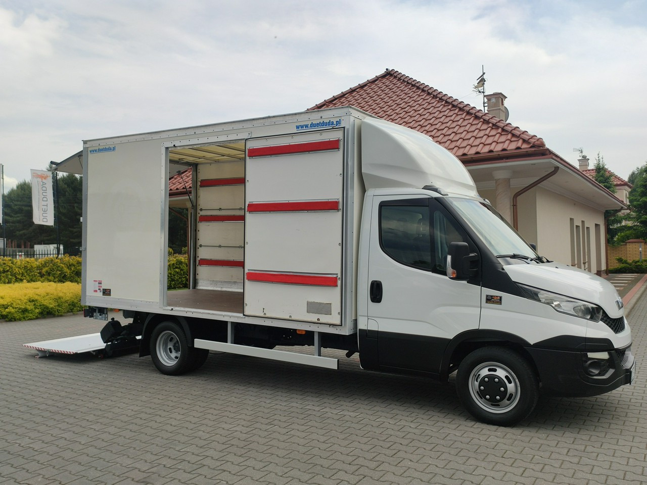 Iveco Daily 35C15 - Xe tải nhỏ thùng kín: hình 1 Iveco Daily 35C15 - Xe tải nhỏ thùng kín: hình 1