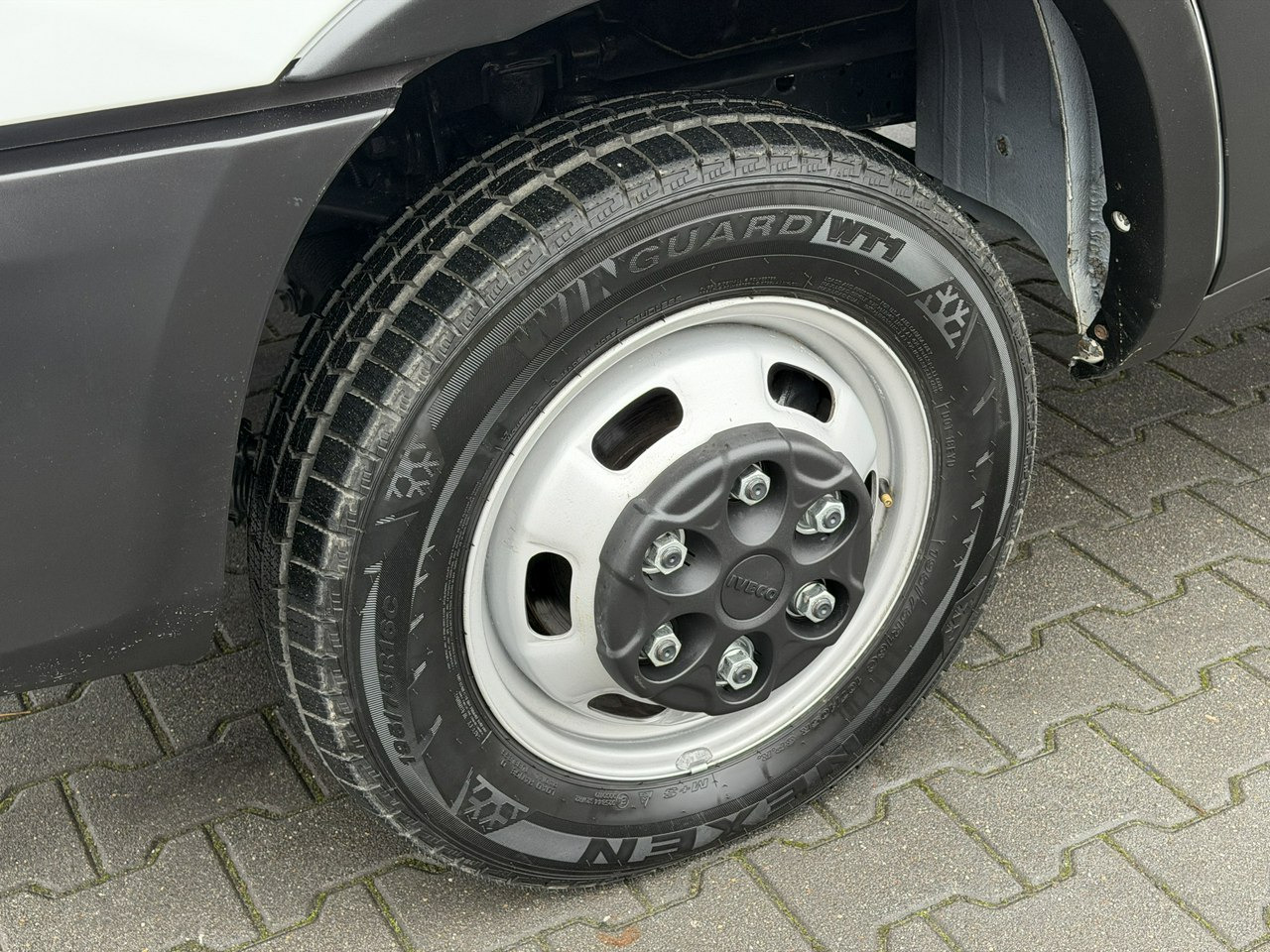 Iveco Daily 35C16 V - Xe ben nhỏ: hình 2 Iveco Daily 35C16 V - Xe ben nhỏ: hình 2