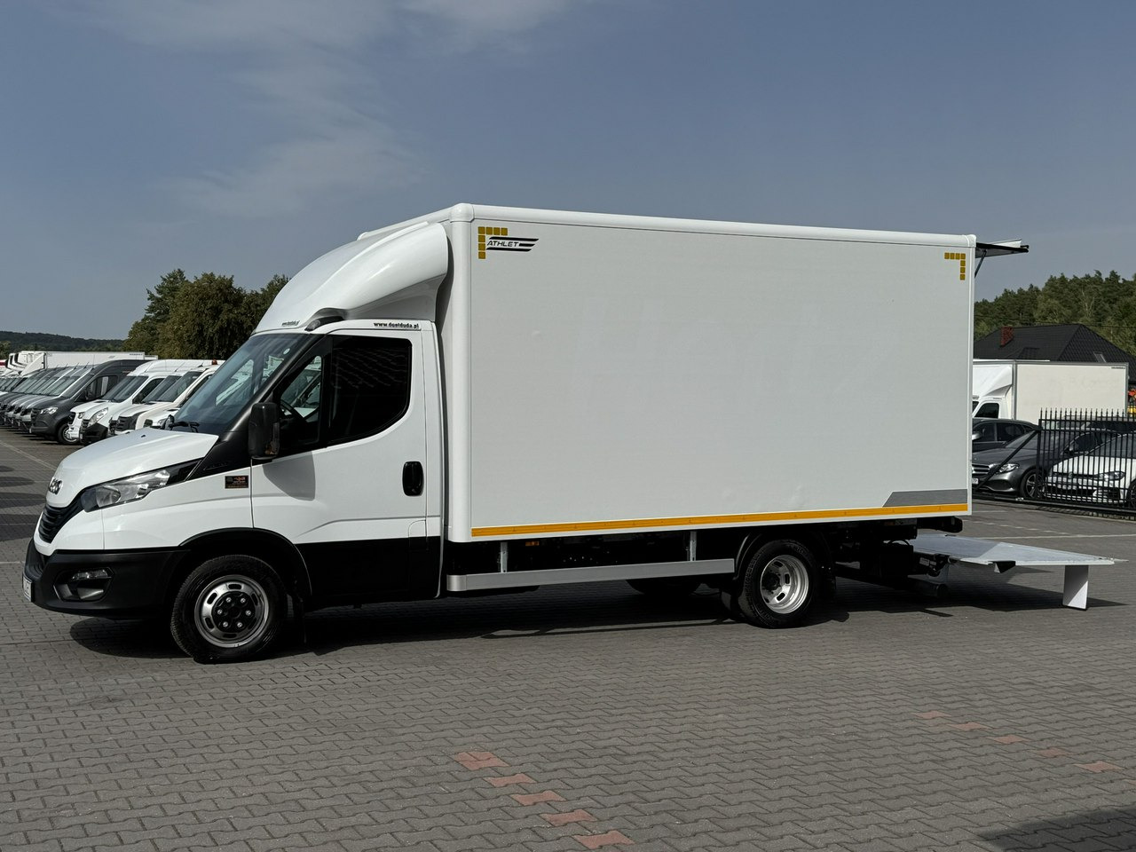 Iveco Daily 35C16 V - Xe tải nhỏ thùng kín: hình 2 Iveco Daily 35C16 V - Xe tải nhỏ thùng kín: hình 2