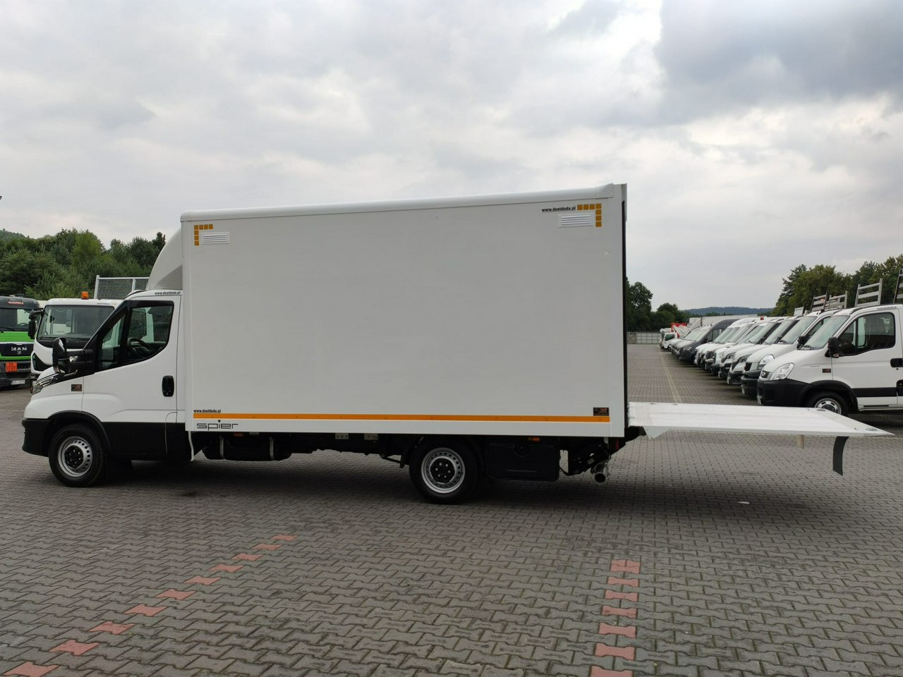 Iveco Daily 35S16S V - Xe tải nhỏ thùng kín: hình 3 Iveco Daily 35S16S V - Xe tải nhỏ thùng kín: hình 3
