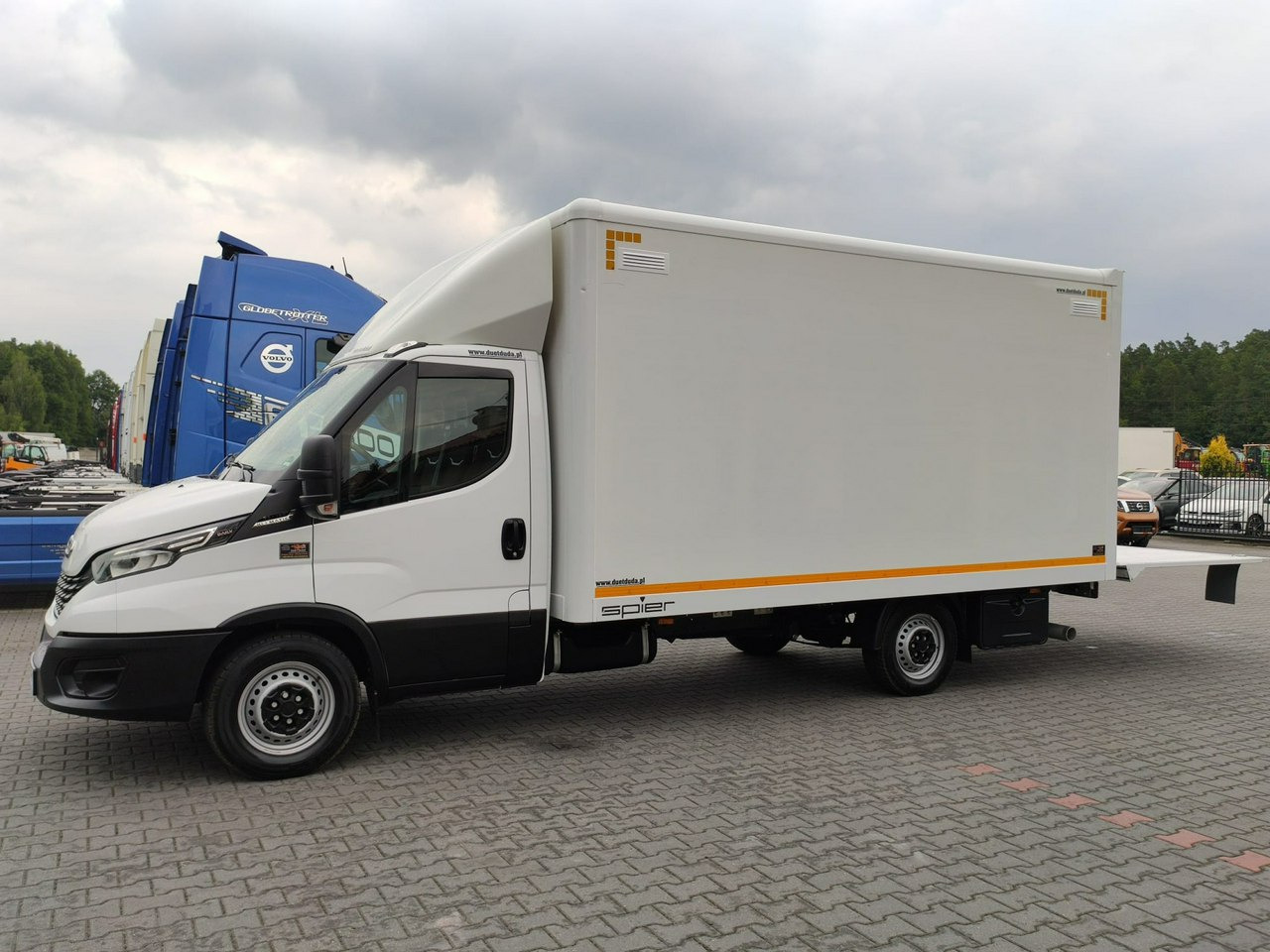 Iveco Daily 35S16S V - Xe tải nhỏ thùng kín: hình 2 Iveco Daily 35S16S V - Xe tải nhỏ thùng kín: hình 2