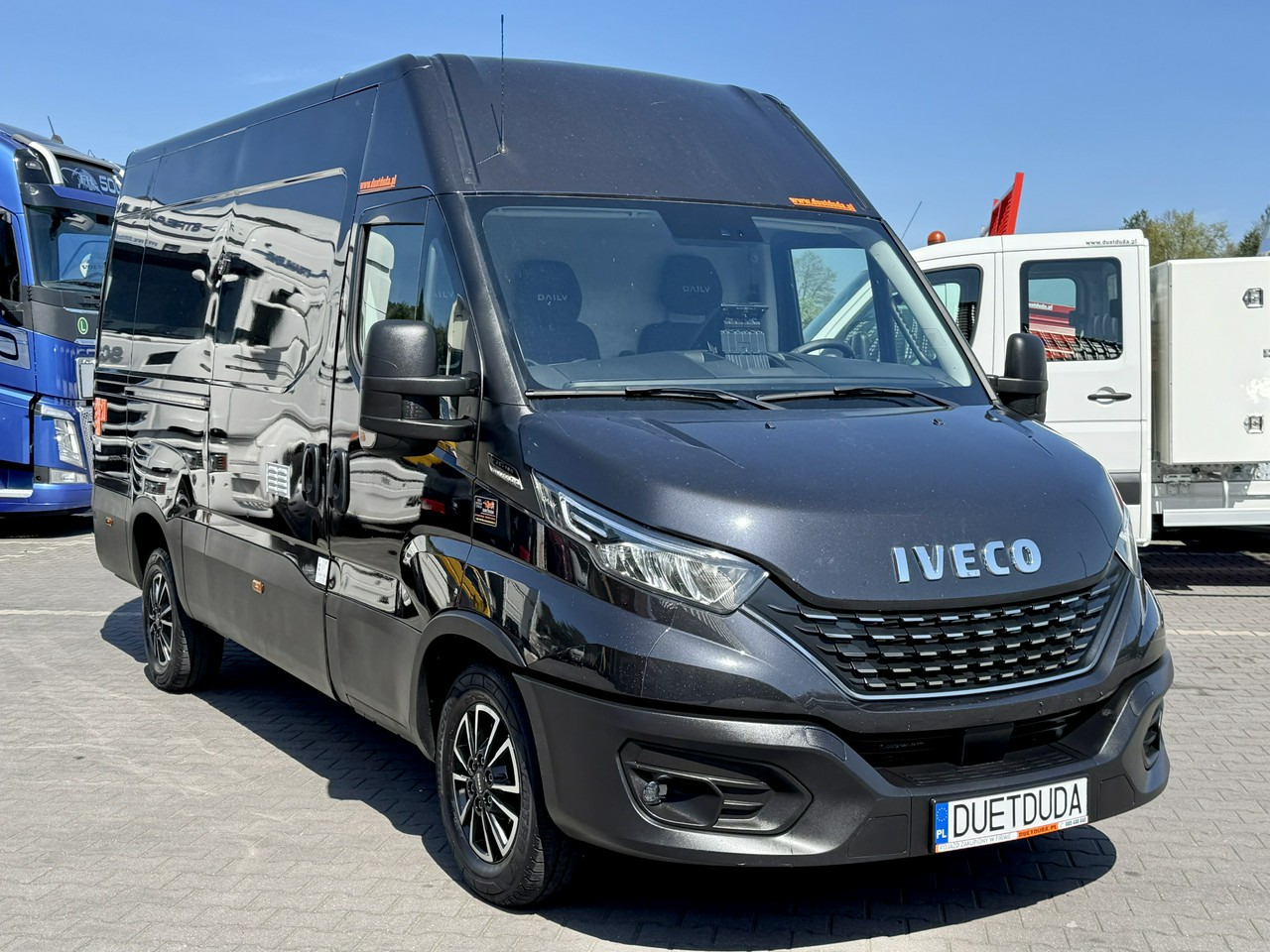 Iveco Daily 35S18 - Xe van chở hàng: hình 3 Iveco Daily 35S18 - Xe van chở hàng: hình 3
