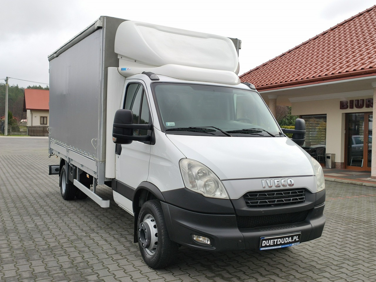 Iveco Daily 70C18 V H - Xe van thùng mui bạt: hình 3 Iveco Daily 70C18 V H - Xe van thùng mui bạt: hình 3