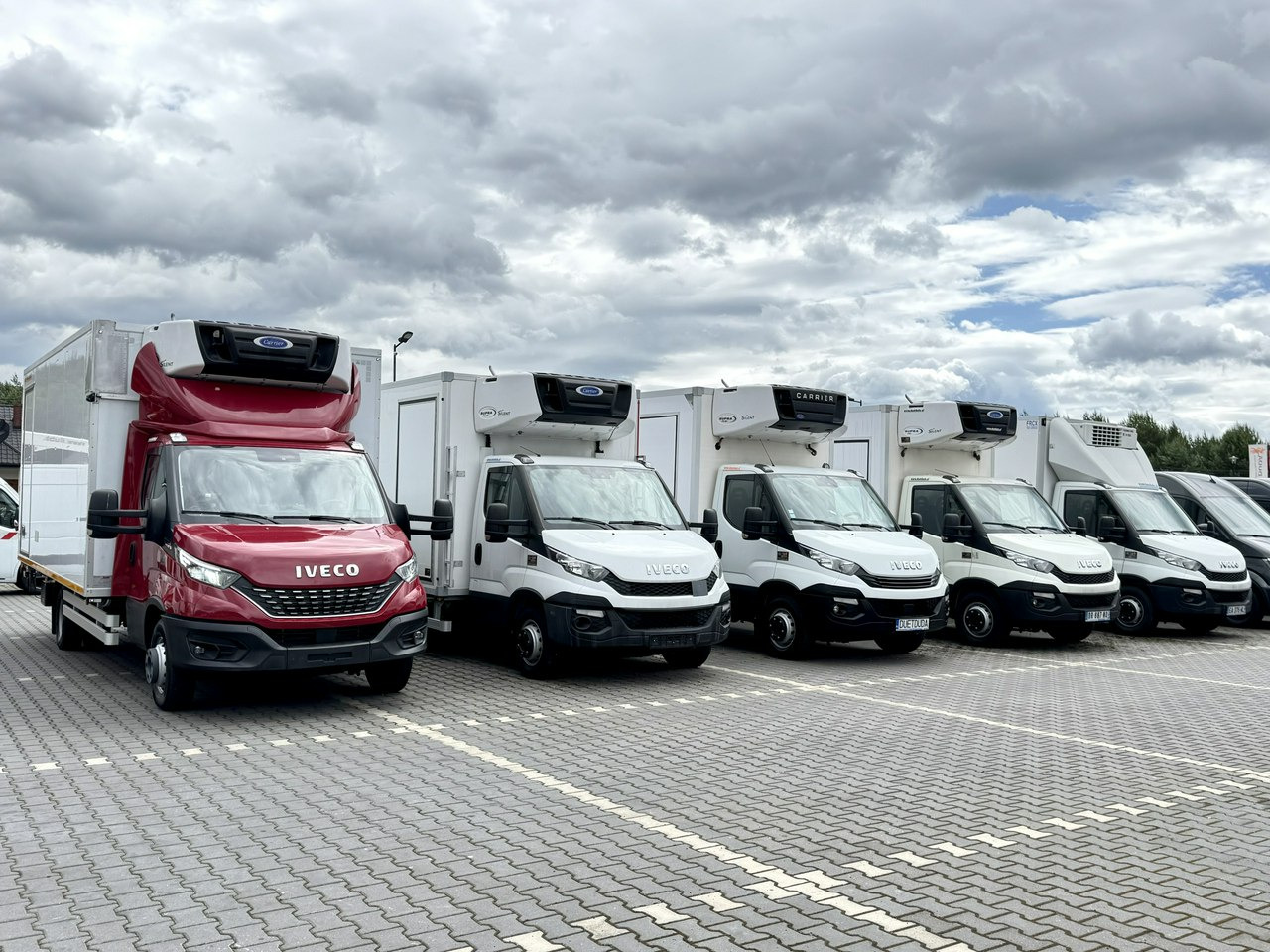 Iveco Daily 72C18 Mroźnia Ściana Grodziowa Podwójny Parownik - Xe van đông lạnh: hình 1 Iveco Daily 72C18 Mroźnia Ściana Grodziowa Podwójny Parownik - Xe van đông lạnh: hình 1