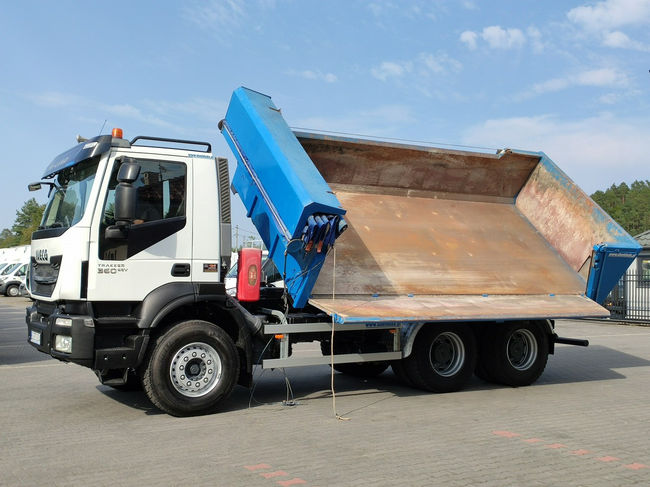 Iveco Trakker 360 EEV Manual 6x4 Wywrot 3-stronny Hydroburta Bok i Tył - Xe ben: hình 5 Iveco Trakker 360 EEV Manual 6x4 Wywrot 3-stronny Hydroburta Bok i Tył - Xe ben: hình 5