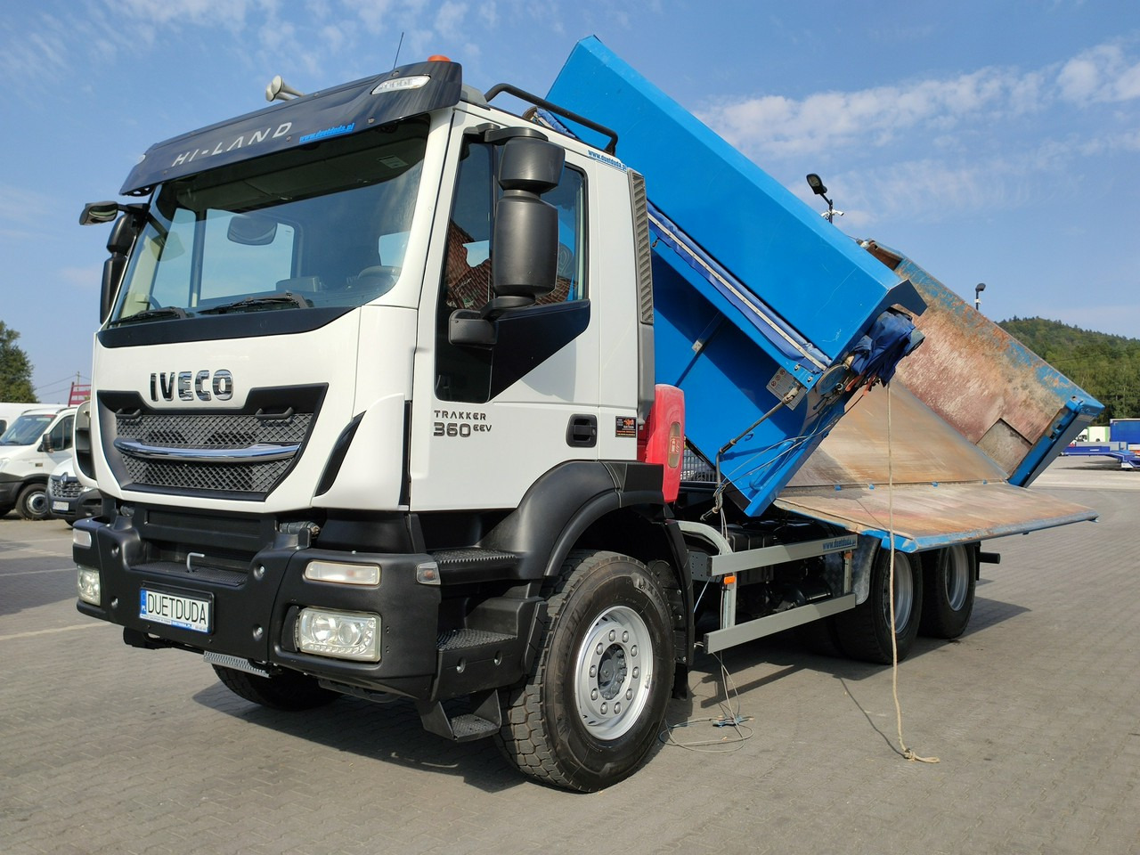 Iveco Trakker 360 EEV Manual 6x4 Wywrot 3-stronny Hydroburta Bok i Tył - Xe ben: hình 1 Iveco Trakker 360 EEV Manual 6x4 Wywrot 3-stronny Hydroburta Bok i Tył - Xe ben: hình 1