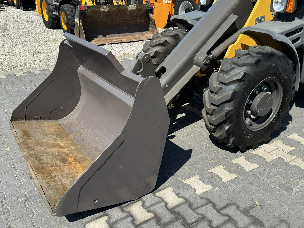 Mecalac AX 700 Szybko-Złącze Łyżka Super Stan - Máy xúc lật bánh lốp: hình 5 Mecalac AX 700 Szybko-Złącze Łyżka Super Stan - Máy xúc lật bánh lốp: hình 5