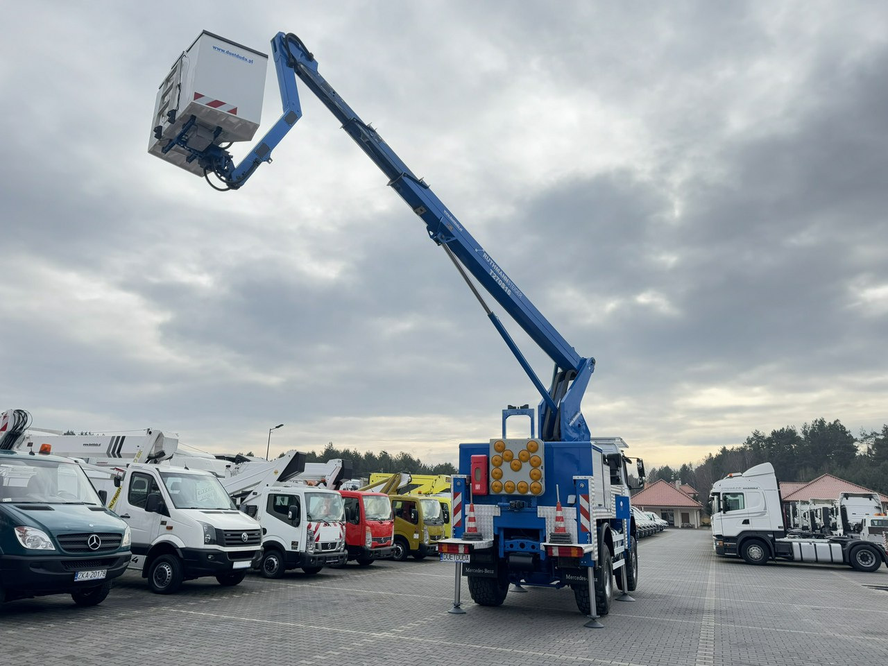 Mercedes AXOR 1829 4x4 Zwyżka RUTHMANN STEIGER T270S16 Podnośnik Koszowy - Nền bục trên không gắn trên xe tải: hình 4 Mercedes AXOR 1829 4x4 Zwyżka RUTHMANN STEIGER T270S16 Podnośnik Koszowy - Nền bục trên không gắn trên xe tải: hình 4