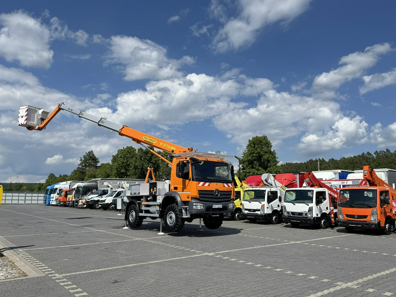 Mercedes Atego 718 E6 4x4 Zwyżka PALFINGER P210 BK Podnośnik Koszowy - Nền bục trên không gắn trên xe tải: hình 4 Mercedes Atego 718 E6 4x4 Zwyżka PALFINGER P210 BK Podnośnik Koszowy - Nền bục trên không gắn trên xe tải: hình 4
